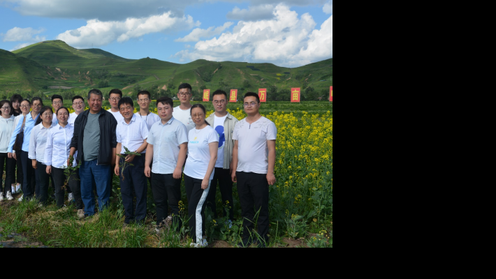 甘肃药业集团科技创新研究院一行到岷县中药材绿色标准化种植基地考察